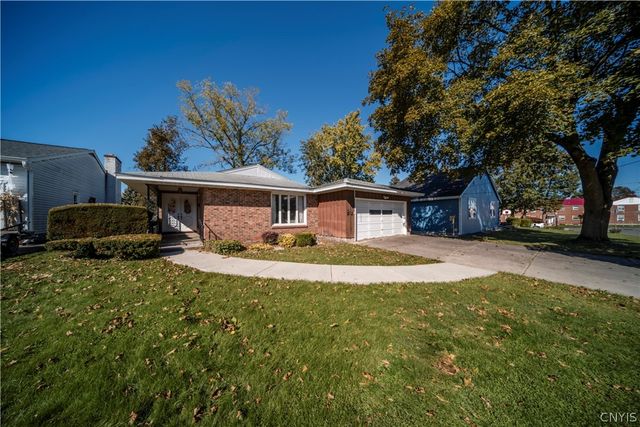 110 Bellshire Lane, Syracuse, NY 13208