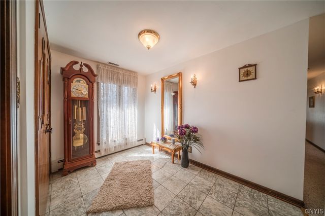 110 Bellshire Lane, Syracuse, NY 13208
