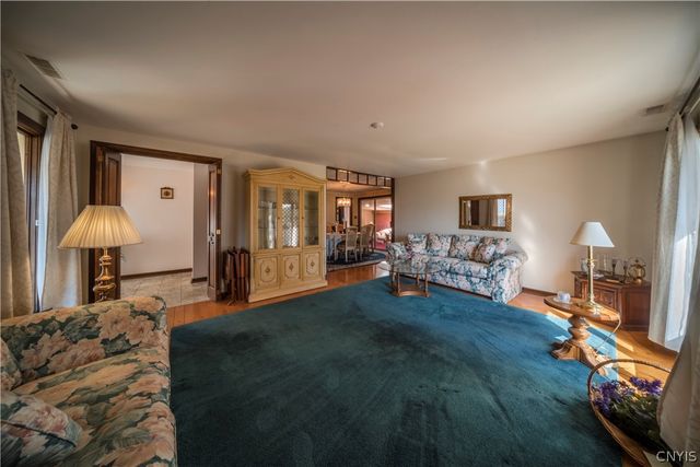 110 Bellshire Lane, Syracuse, NY 13208