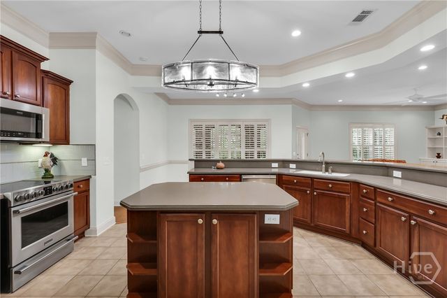 2502 River Oaks Drive, Richmond Hill, GA 31324