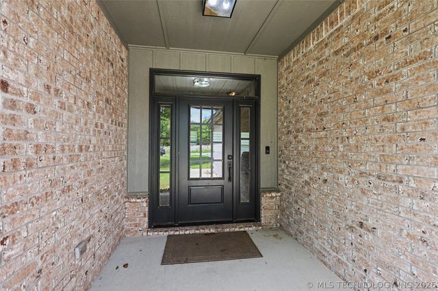 16521 N 573 Road, Tahlequah, OK 74464