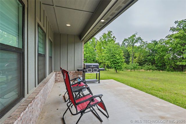 16521 N 573 Road, Tahlequah, OK 74464