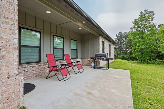 16521 N 573 Road, Tahlequah, OK 74464