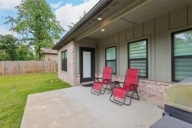 16521 N 573 Road, Tahlequah, OK 74464