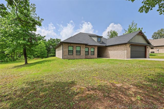 16521 N 573 Road, Tahlequah, OK 74464