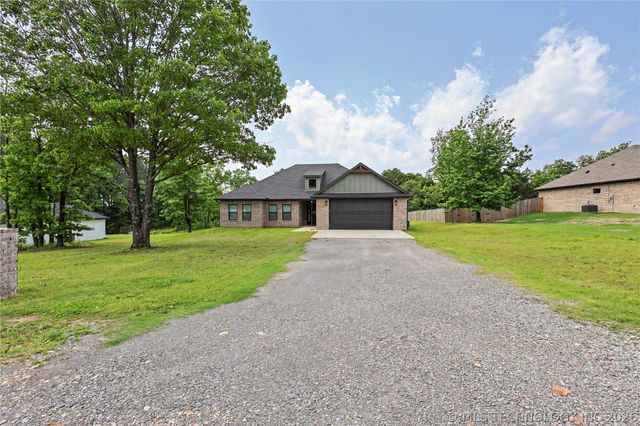 16521 N 573 Road, Tahlequah, OK 74464