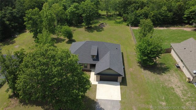 16521 N 573 Road, Tahlequah, OK 74464