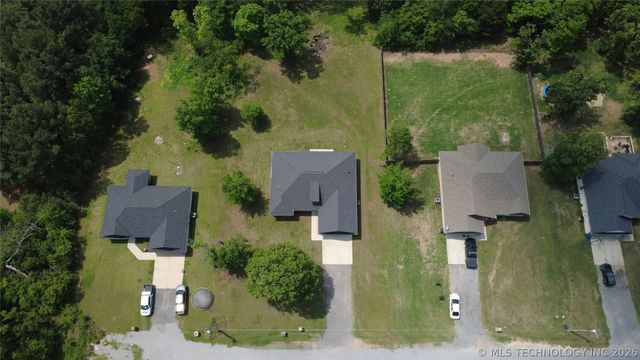 16521 N 573 Road, Tahlequah, OK 74464