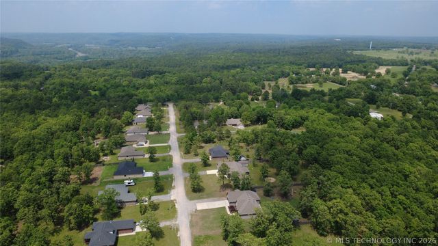 16521 N 573 Road, Tahlequah, OK 74464