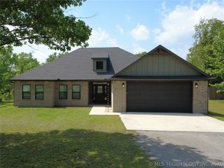 16521 N 573 Road, Tahlequah, OK 74464