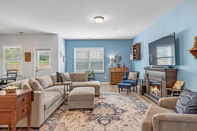 2016 Lindsey Way, Lebanon, TN 37087