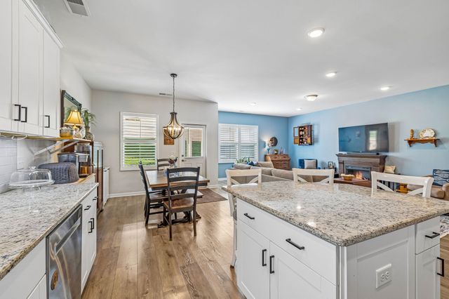 2016 Lindsey Way, Lebanon, TN 37087