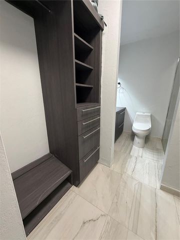 Apt 701 Edif B COND. TORRIMAR TOWN PARK 701, Guaynabo, PR 00969