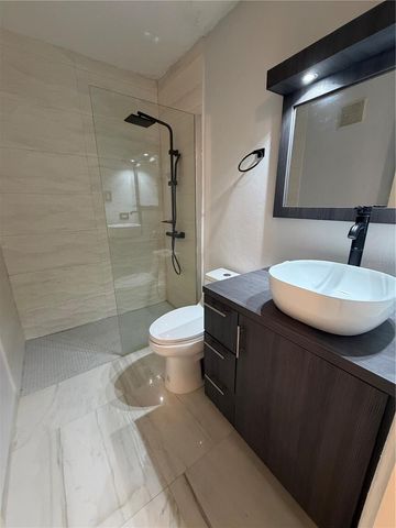 Apt 701 Edif B COND. TORRIMAR TOWN PARK 701, Guaynabo, PR 00969