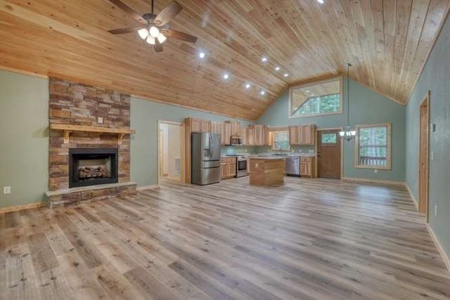 134 Camp Creek View, Blairsville, GA 30512