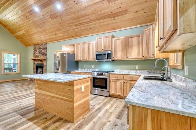 134 Camp Creek View, Blairsville, GA 30512