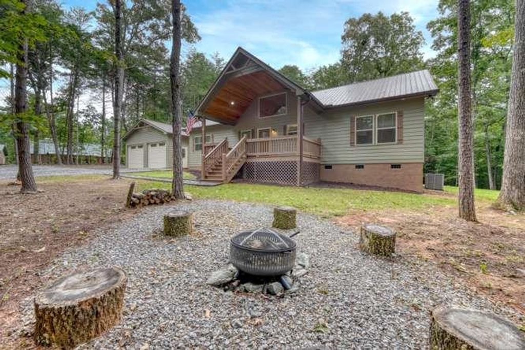 134 Camp Creek View, Blairsville, GA 30512