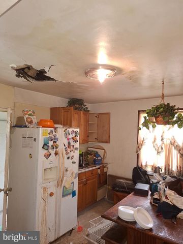 120 E BURTON LN, Sharon Hill, PA 19079