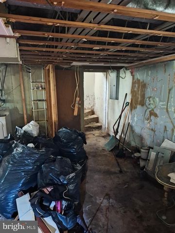 120 E BURTON LN, Sharon Hill, PA 19079