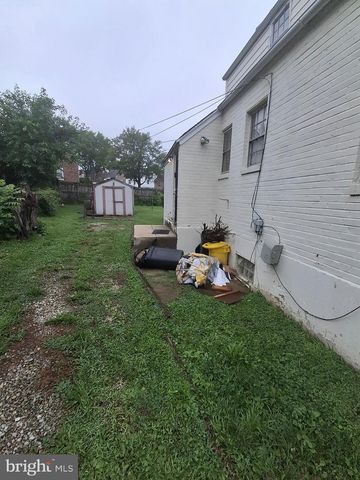 120 E BURTON LN, Sharon Hill, PA 19079