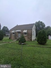 120 E BURTON LN, Sharon Hill, PA 19079
