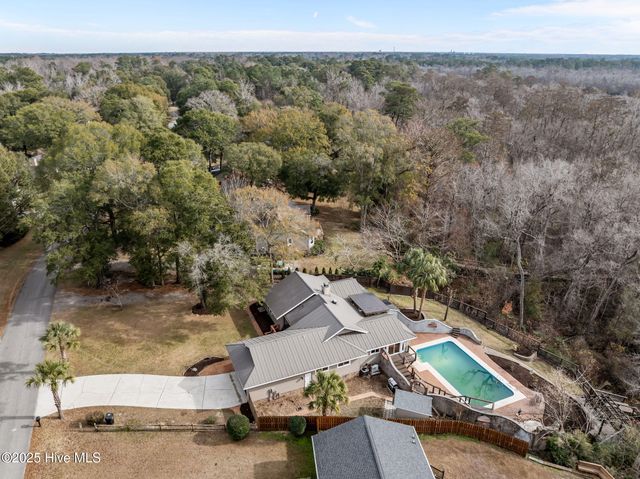 165 Gooseneck Road W, Rocky Point, NC 28457