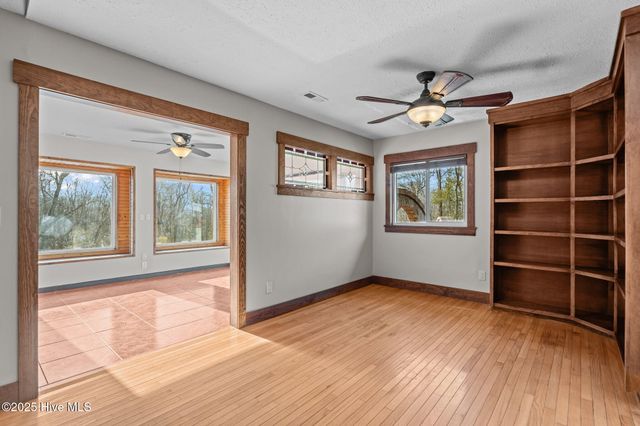 165 Gooseneck Road W, Rocky Point, NC 28457