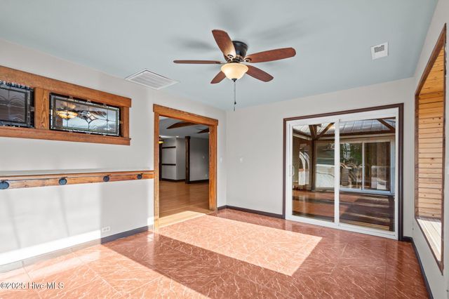 165 Gooseneck Road W, Rocky Point, NC 28457