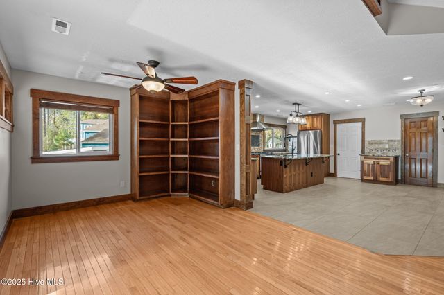 165 Gooseneck Road W, Rocky Point, NC 28457