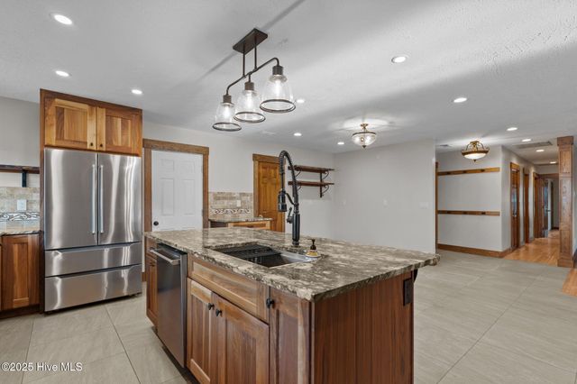 165 Gooseneck Road W, Rocky Point, NC 28457