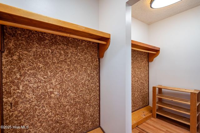 165 Gooseneck Road W, Rocky Point, NC 28457