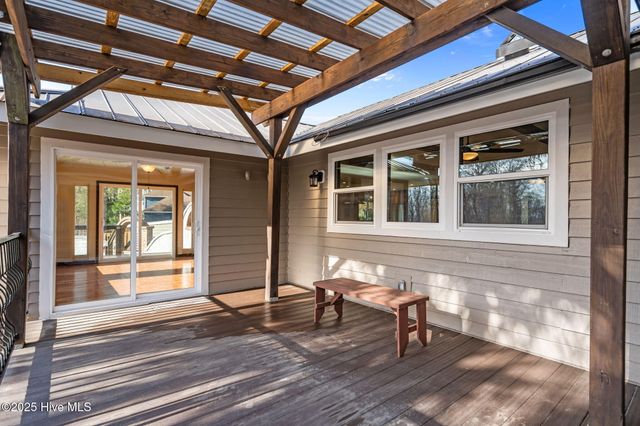 165 Gooseneck Road W, Rocky Point, NC 28457