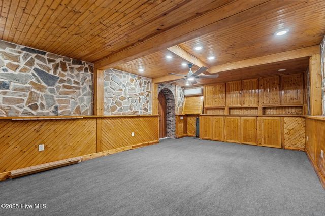 165 Gooseneck Road W, Rocky Point, NC 28457