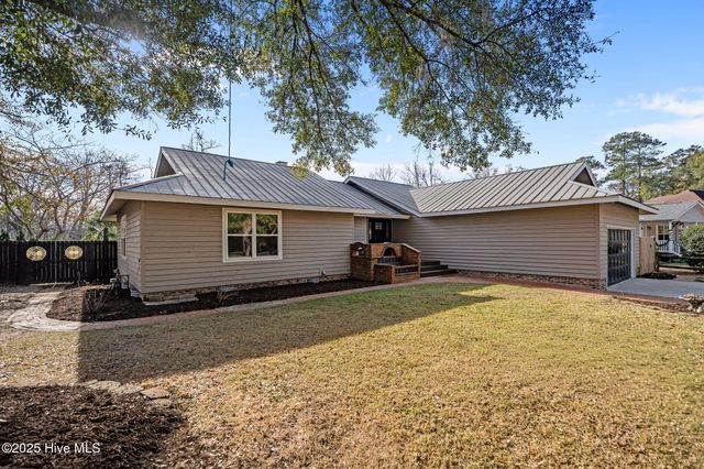 165 Gooseneck Road W, Rocky Point, NC 28457