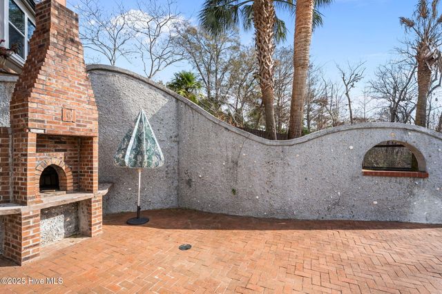 165 Gooseneck Road W, Rocky Point, NC 28457