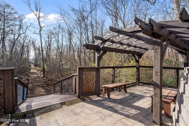 165 Gooseneck Road W, Rocky Point, NC 28457