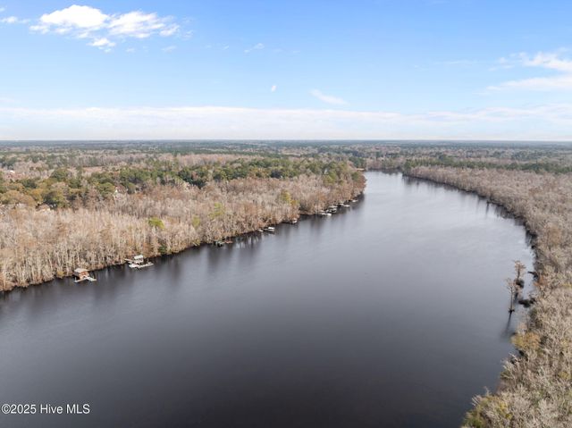 165 Gooseneck Road W, Rocky Point, NC 28457