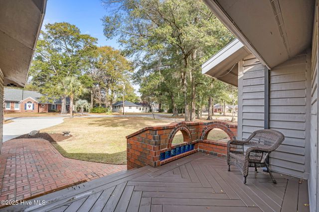 165 Gooseneck Road W, Rocky Point, NC 28457