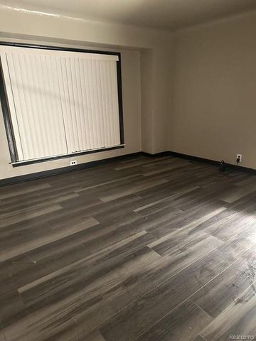 18766 Kingsville Street, Harper Woods, MI 48225