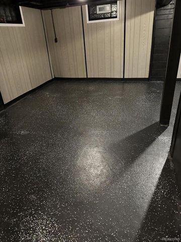 18766 Kingsville Street, Harper Woods, MI 48225