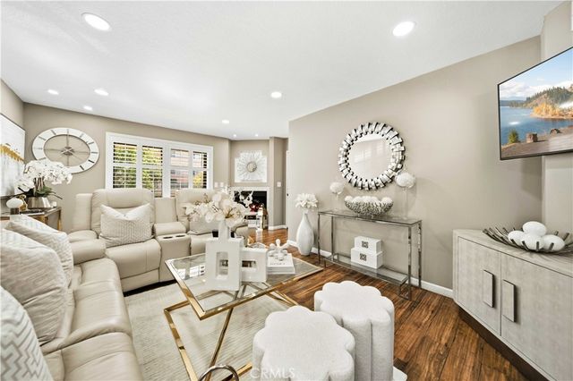 18103 Erik Court 483, Canyon Country, CA 91387