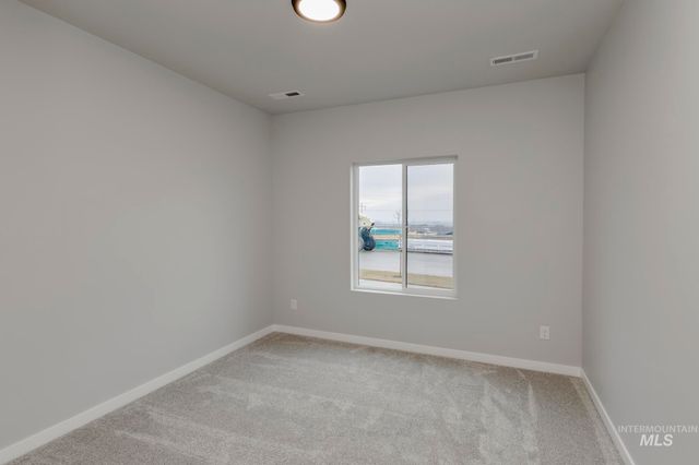 3877 E Jamestown Dr, Nampa, ID 83686