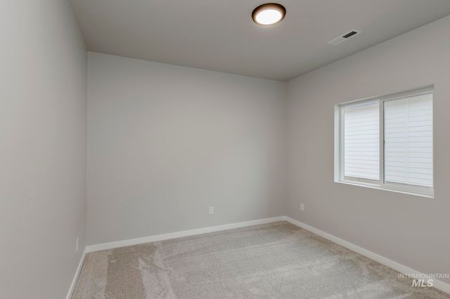 3877 E Jamestown Dr, Nampa, ID 83686