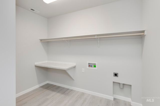 3877 E Jamestown Dr, Nampa, ID 83686