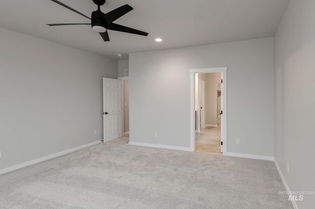 3877 E Jamestown Dr, Nampa, ID 83686