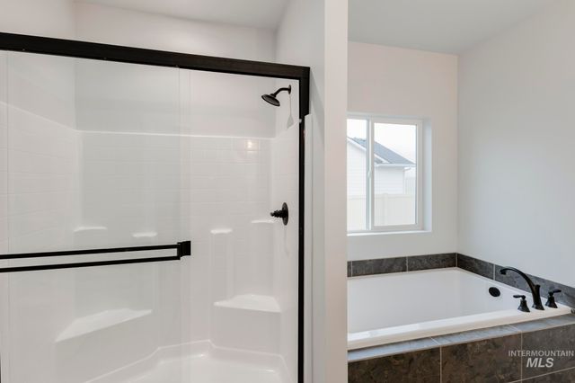 3877 E Jamestown Dr, Nampa, ID 83686