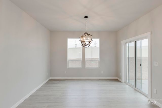 3877 E Jamestown Dr, Nampa, ID 83686