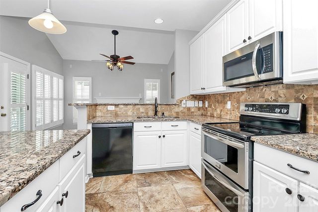 1804 Robinwood Village Drive, Gastonia, NC 28054