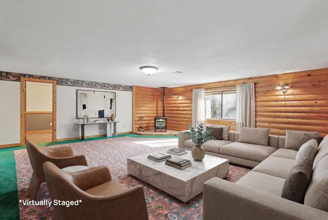 1215 N Fieldcrest Ct, Wichita, KS 67212