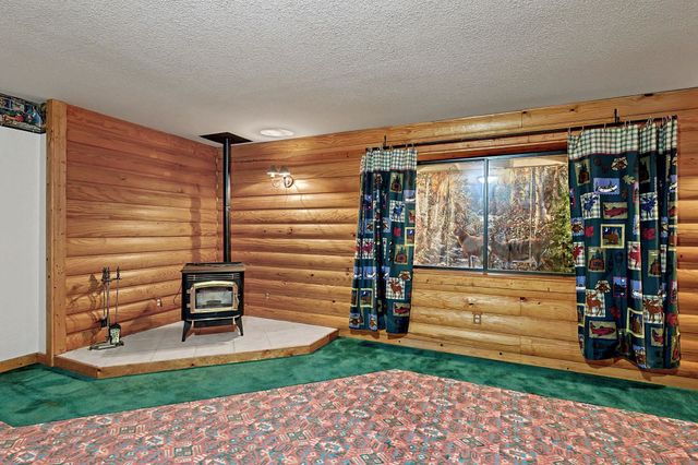 1215 N Fieldcrest Ct, Wichita, KS 67212